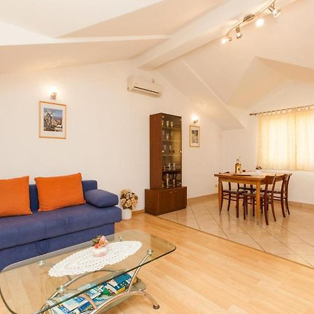 Holiday Home Beata Трогир Экстерьер фото