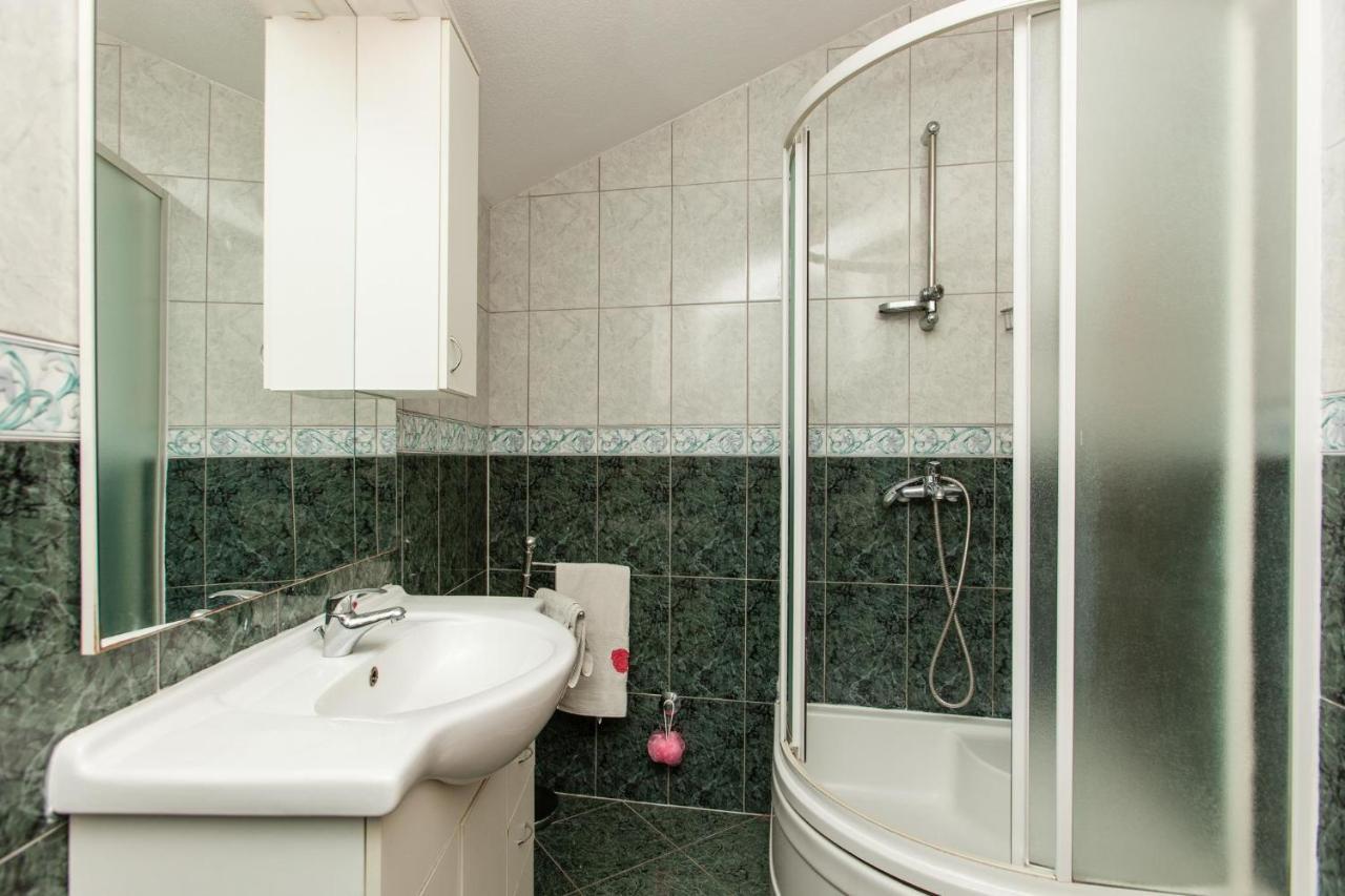 Holiday Home Beata Трогир Экстерьер фото